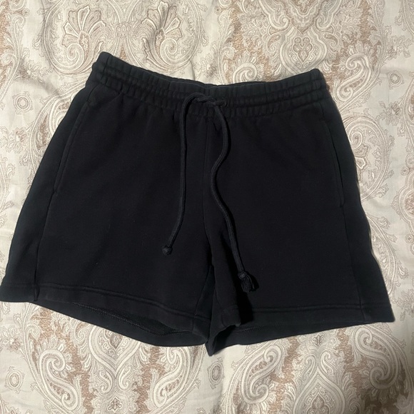 Aritzia tna sweatshort - Picture 3 of 6